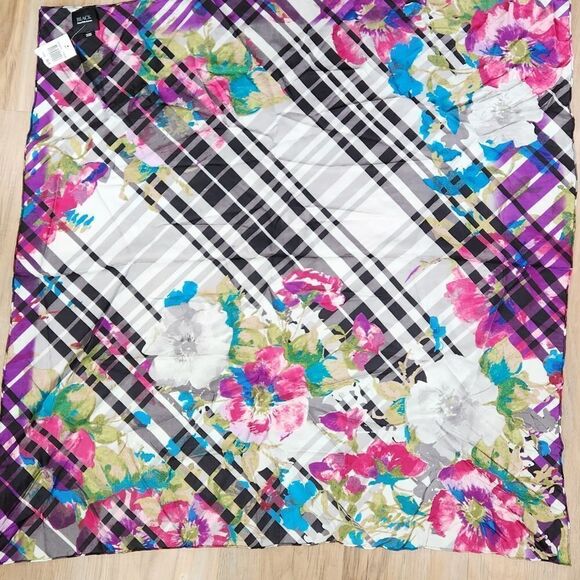 🐞NWT Saks Fifth Avenue Silk Multicolored Patterned Scarf - Picture 6 of 13